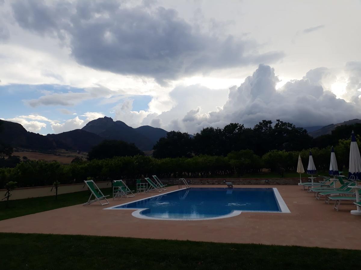 Barone Gr Macri Agriturismo Modi Джераче Экстерьер фото